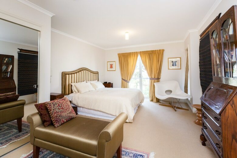 Jasmine, 2bdr Port Melbourne House