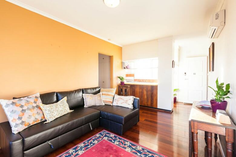 Eleanor, 1bdr Fitzroy North Apartment