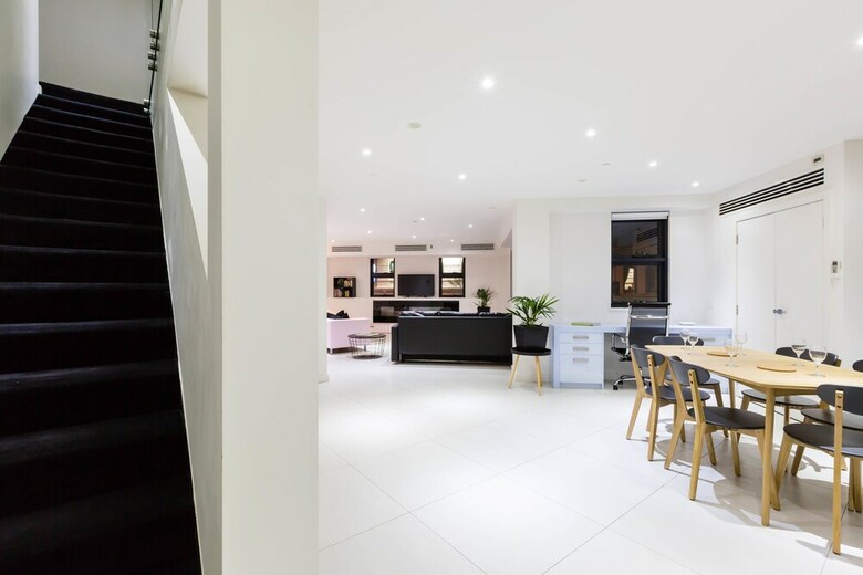 Maddison, 3bdr Port Melbourne Apartment