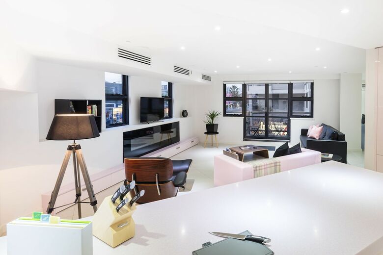 Maddison, 3bdr Port Melbourne Apartment