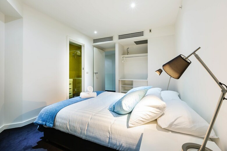 Maddison, 3bdr Port Melbourne Apartment