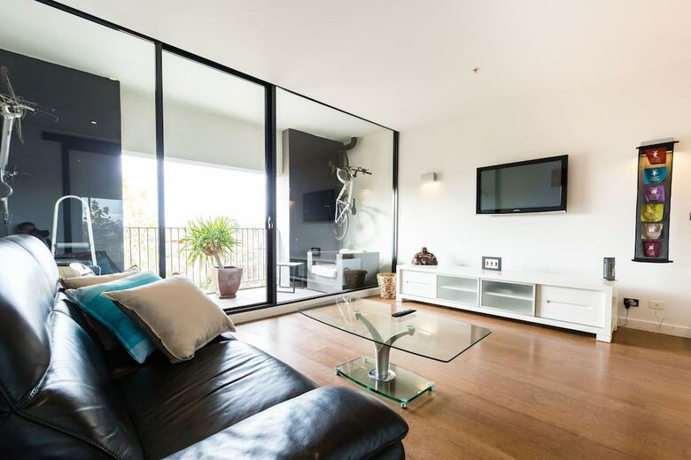 Cleo, 1bdr St.kilda Apartment