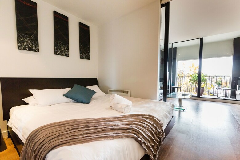 Cleo, 1bdr St.kilda Apartment