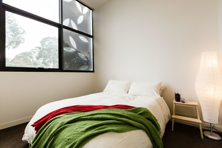 George, 1bdr North Melbourne Apartment
