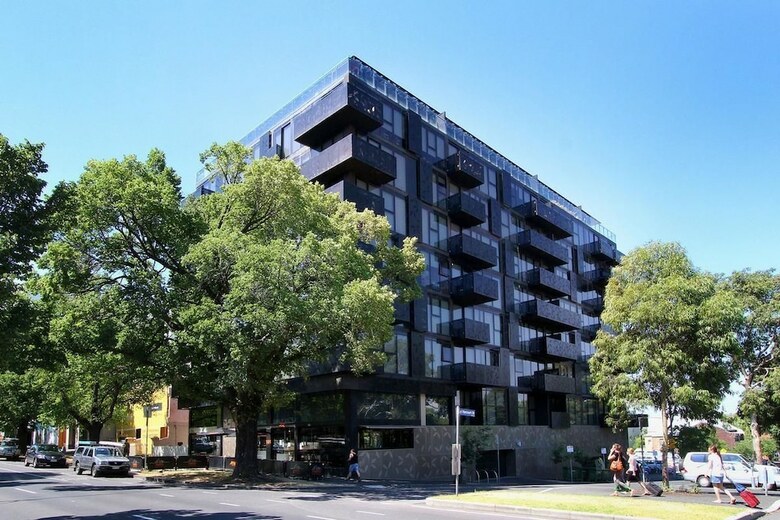 George, 1bdr North Melbourne Apartment