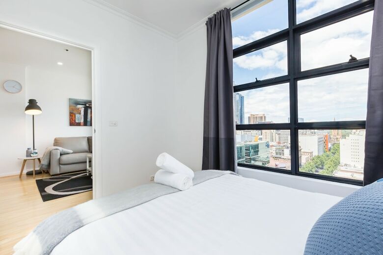 Roland, 1bdr Melbourne Apartment