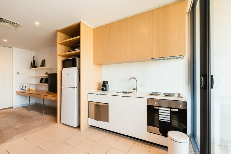 Miles, 1bdr Melbourne Apartment