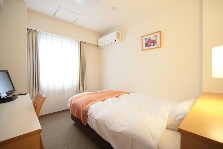 Shin-osaka Station Hotel Honkan