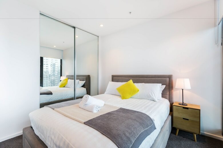 Sonya, 2bdr Southbank Apartment