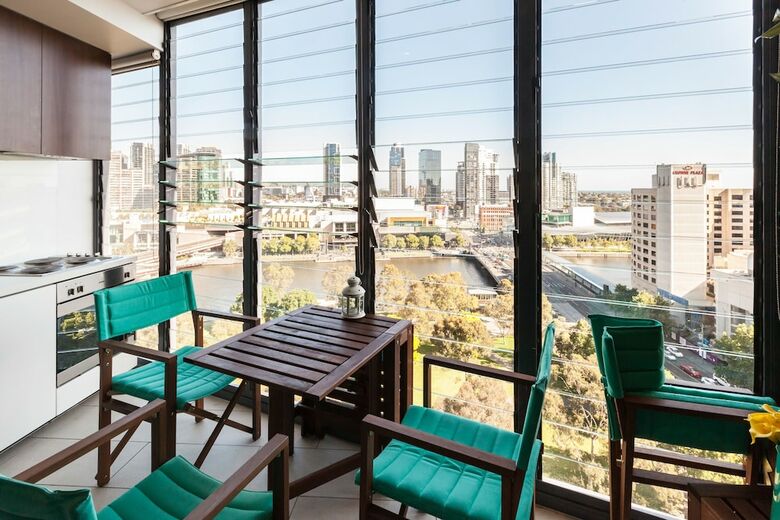 River, 1bdr Melbourne Apartment
