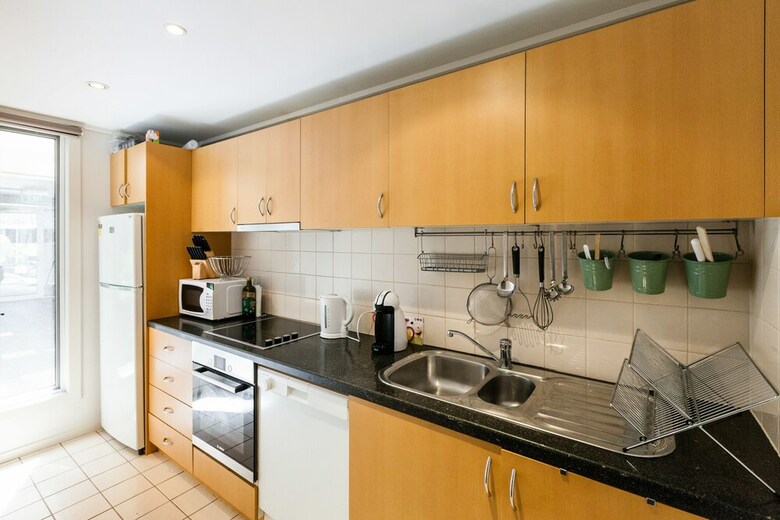 Naomi, 2bdr South Melbourne Apartment