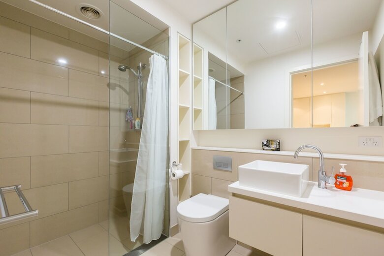 Mila, 1bdr Cremorne Apartment