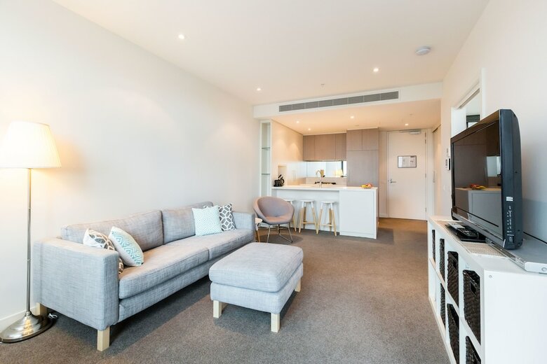 Mila, 1bdr Cremorne Apartment