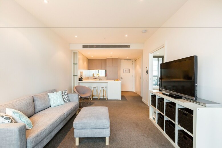 Mila, 1bdr Cremorne Apartment