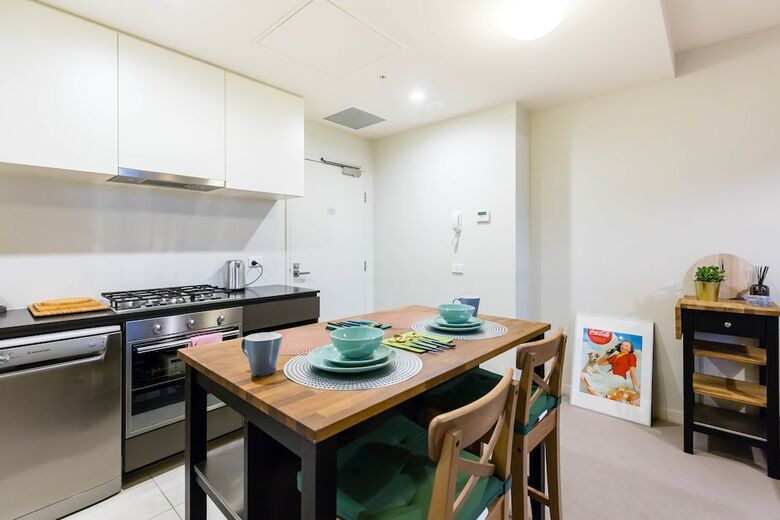 Yashita, 2bdr Melbourne Apartment