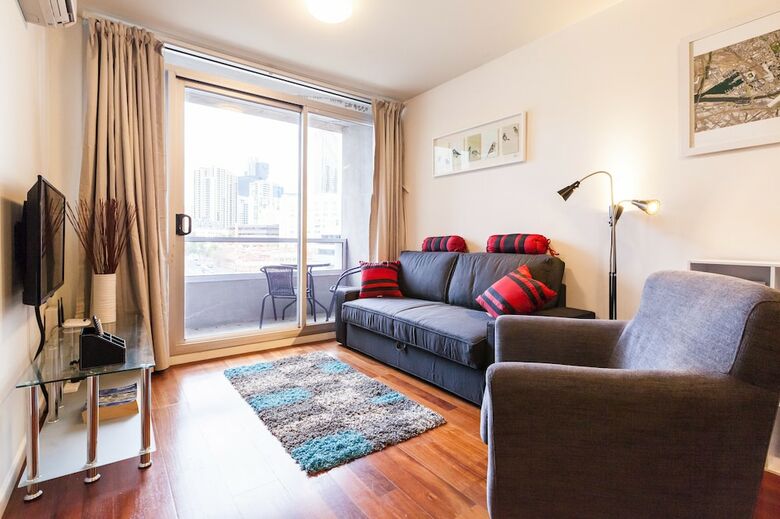 Wesley, 2bdr Carlton Apartment