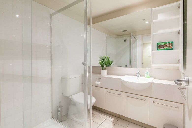 Wesley, 2bdr Carlton Apartment