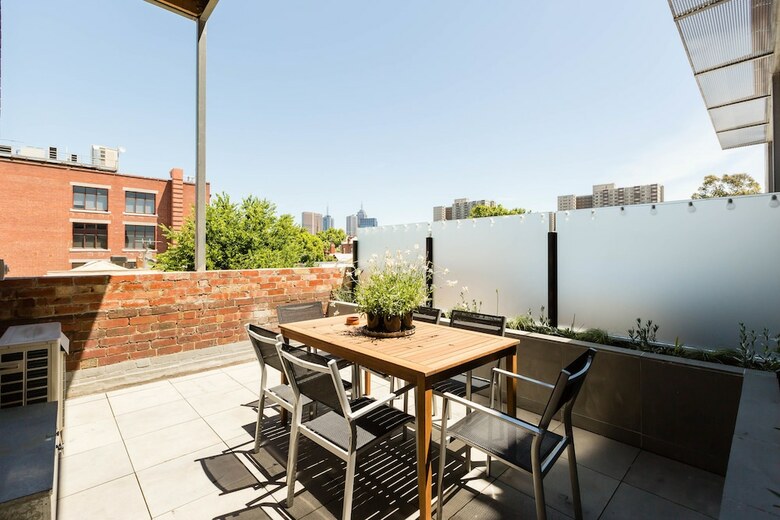 Murray, 1bdr Fitzroy Apartment