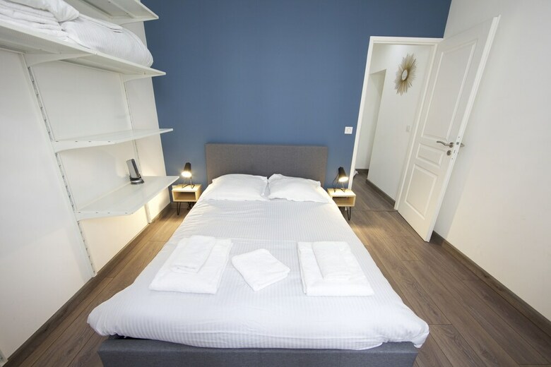 Apartamentos Annecy, A Balcony Right Downtown