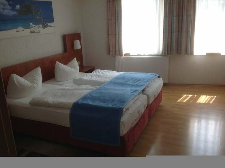 Hostal Pension Altstadt Garni