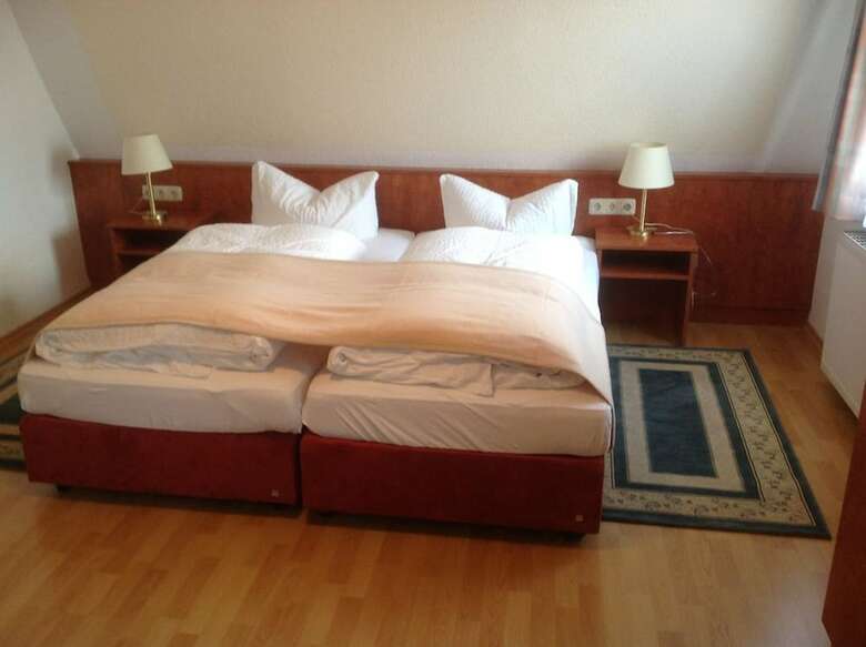 Hostal Pension Altstadt Garni