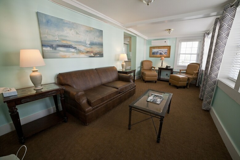 Apartamentos Georgianne Inn & Suites