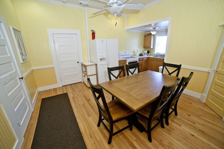 Apartamentos Georgianne Inn & Suites