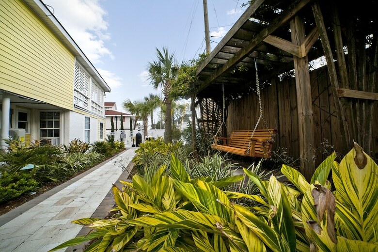 Apartamentos Georgianne Inn & Suites
