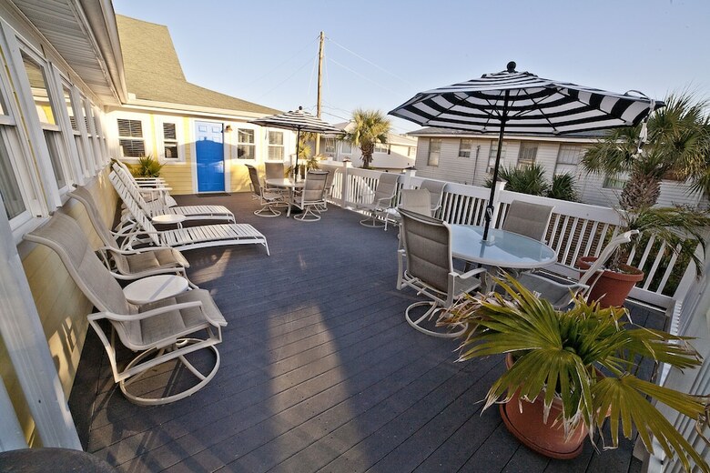 Apartamentos Georgianne Inn & Suites