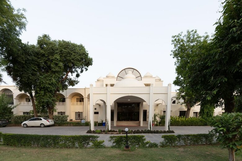 Hotel Mint Bundela Resort
