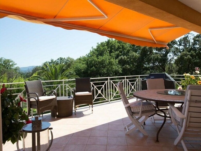 Hotel La Tarentane