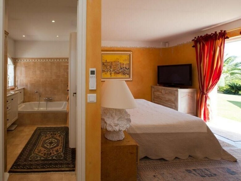 Hotel La Tarentane