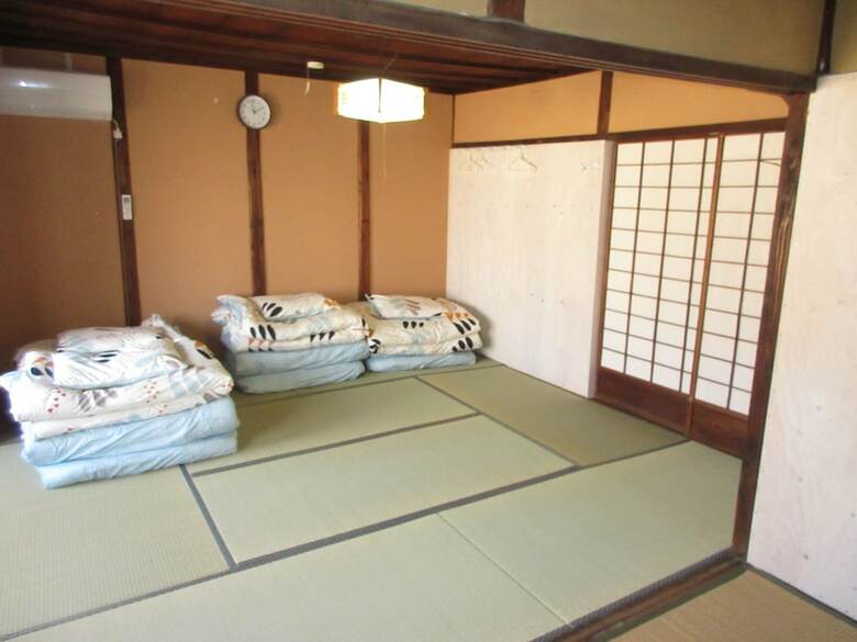 Hostal Tsushima Guest House - Hostel