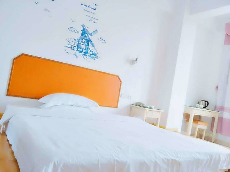Longfeng Business Hotel
