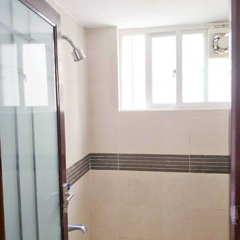 Longfeng Business Hotel