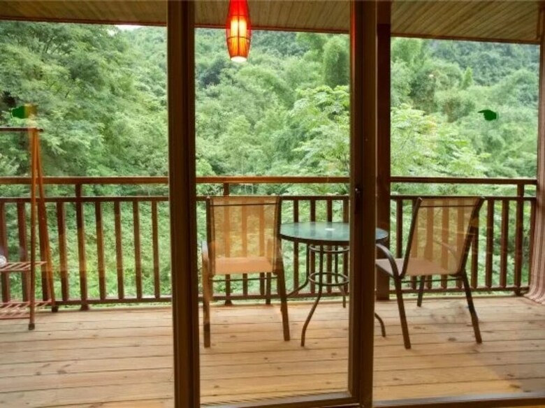 Hostal Bluesky Hotel & Resort