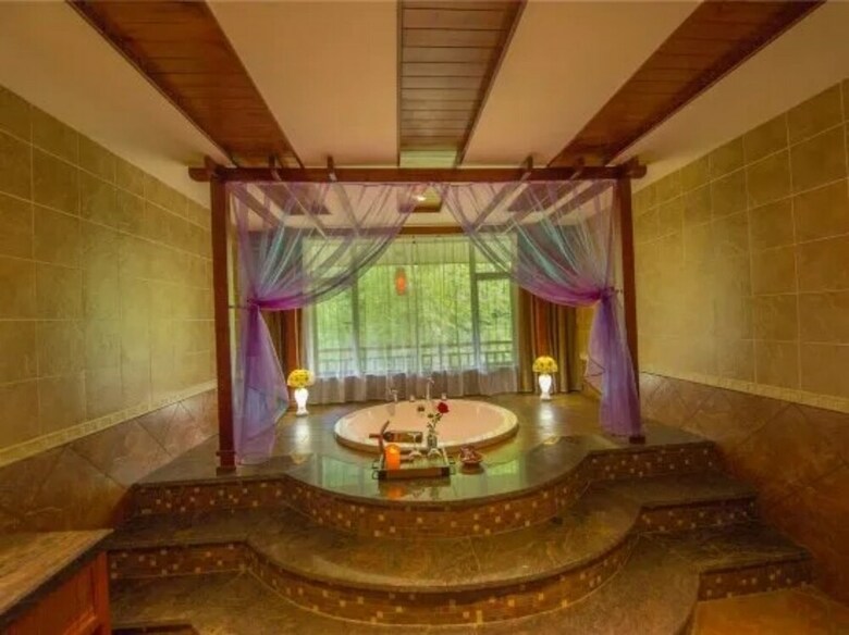 Hostal Bluesky Hotel & Resort
