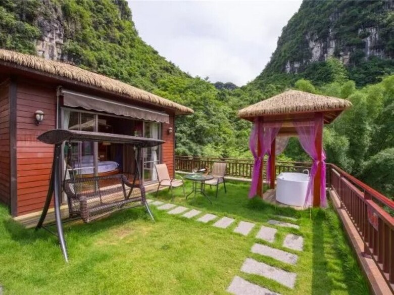 Hostal Bluesky Hotel & Resort