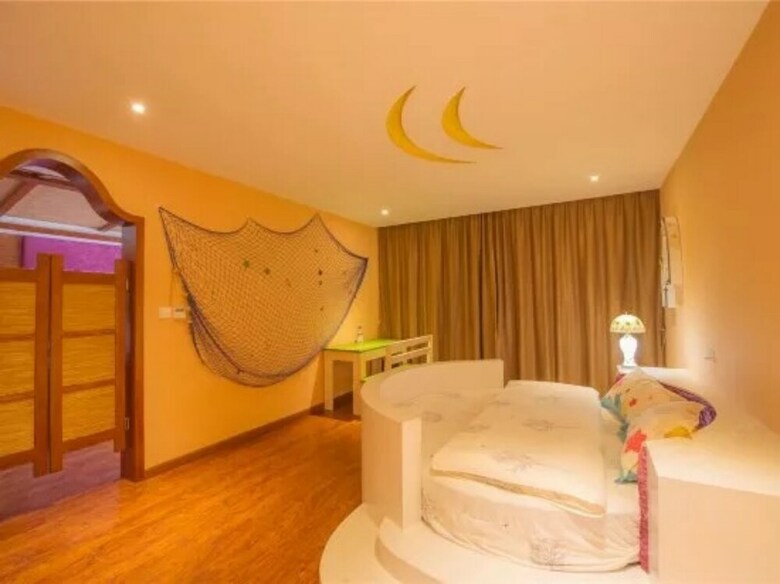 Hostal Bluesky Hotel & Resort
