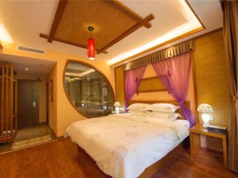 Hostal Bluesky Hotel & Resort