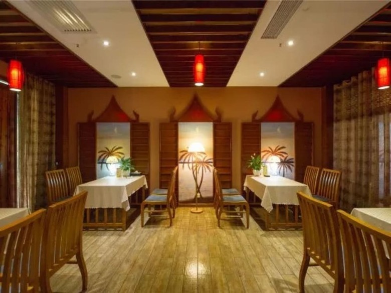 Hostal Bluesky Hotel & Resort