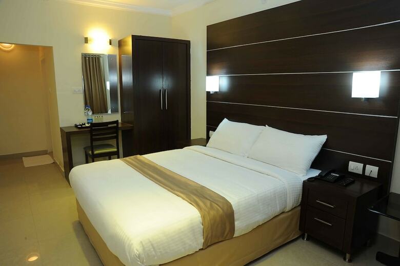 Castle International Premium Hotel