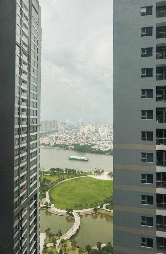 High-floor River-view Apartment