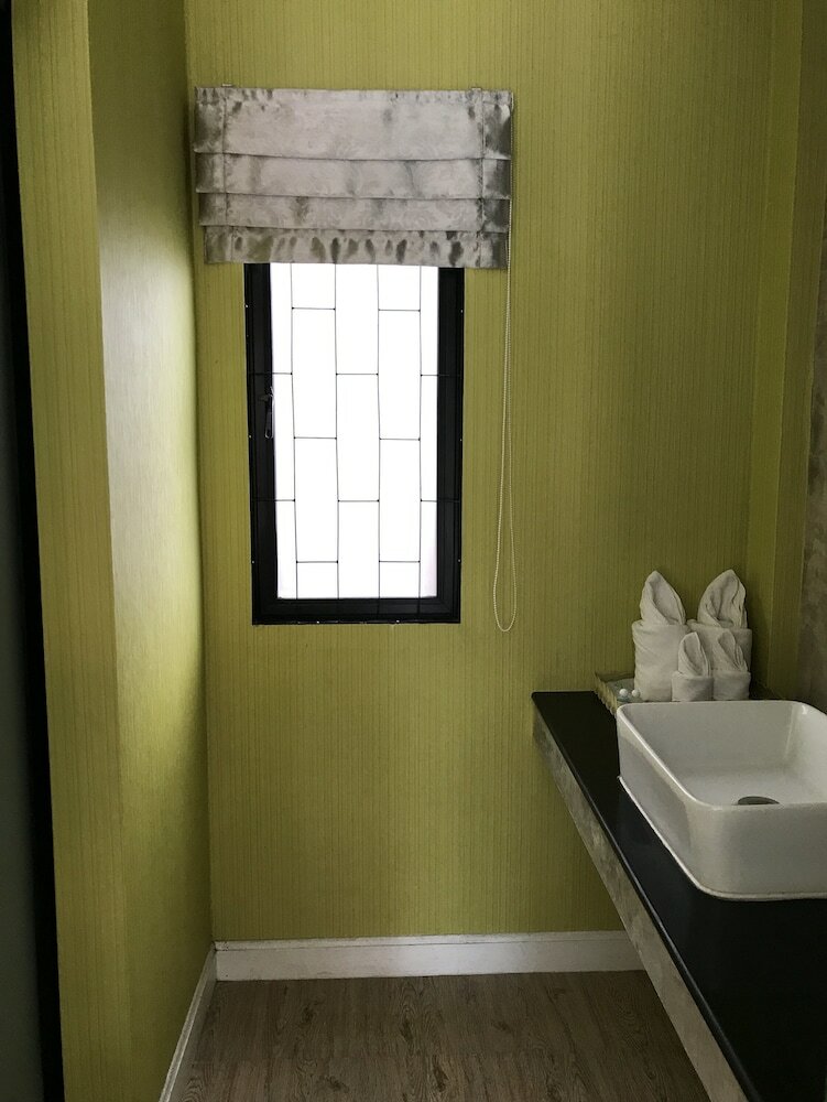 Hotel 7 House