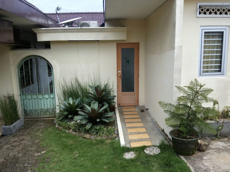 Bed & Breakfast Gio Guesthouse Bogor