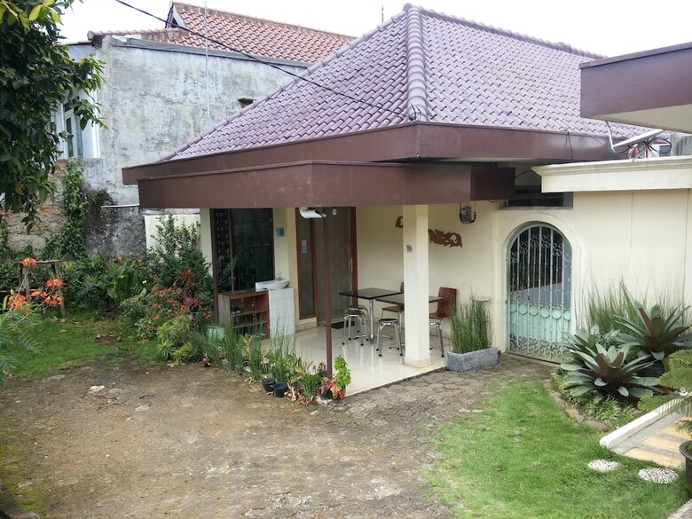 Bed & Breakfast Gio Guesthouse Bogor