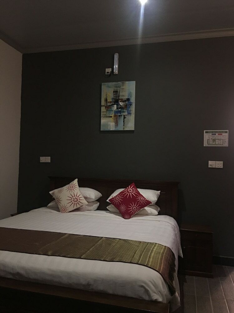 Hotel Equator Homestay
