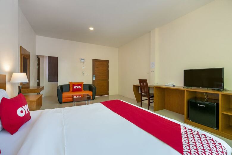 Oyo 665 Sj House Hotel