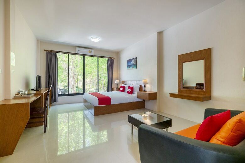 Oyo 665 Sj House Hotel
