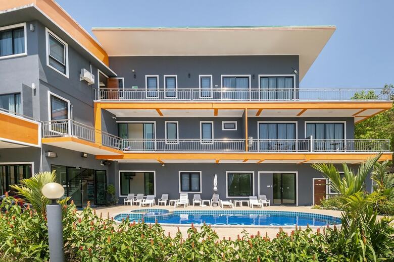 Oyo 665 Sj House Hotel